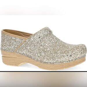 Denali glitter clogs NWOT size 40
